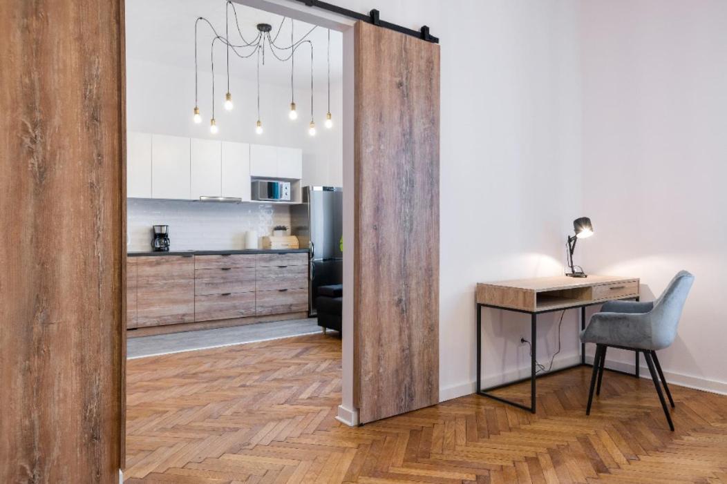 Fancy Apartments With Lift And A/C كراكوفيا المظهر الخارجي الصورة